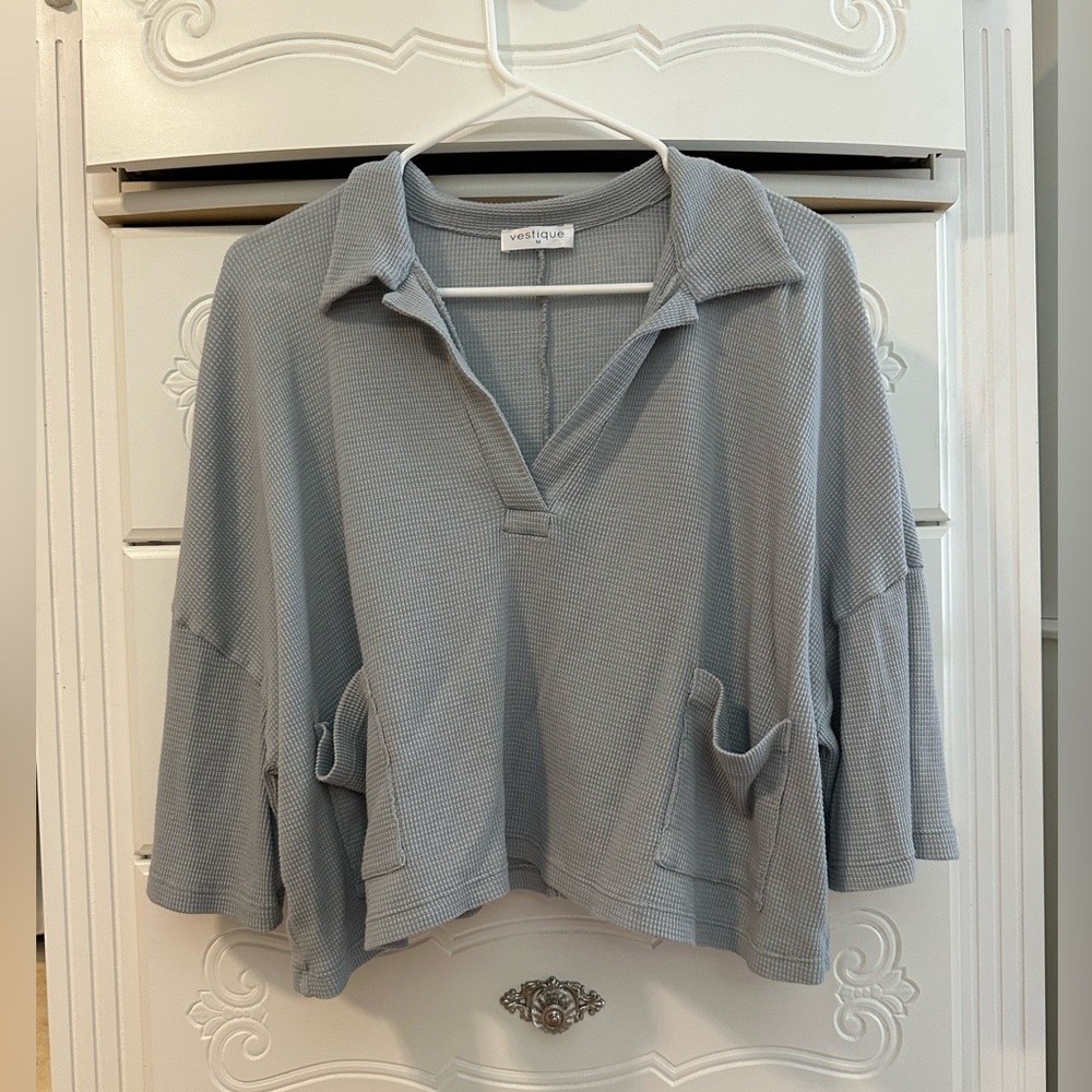 Vestique Cropped Blouse
